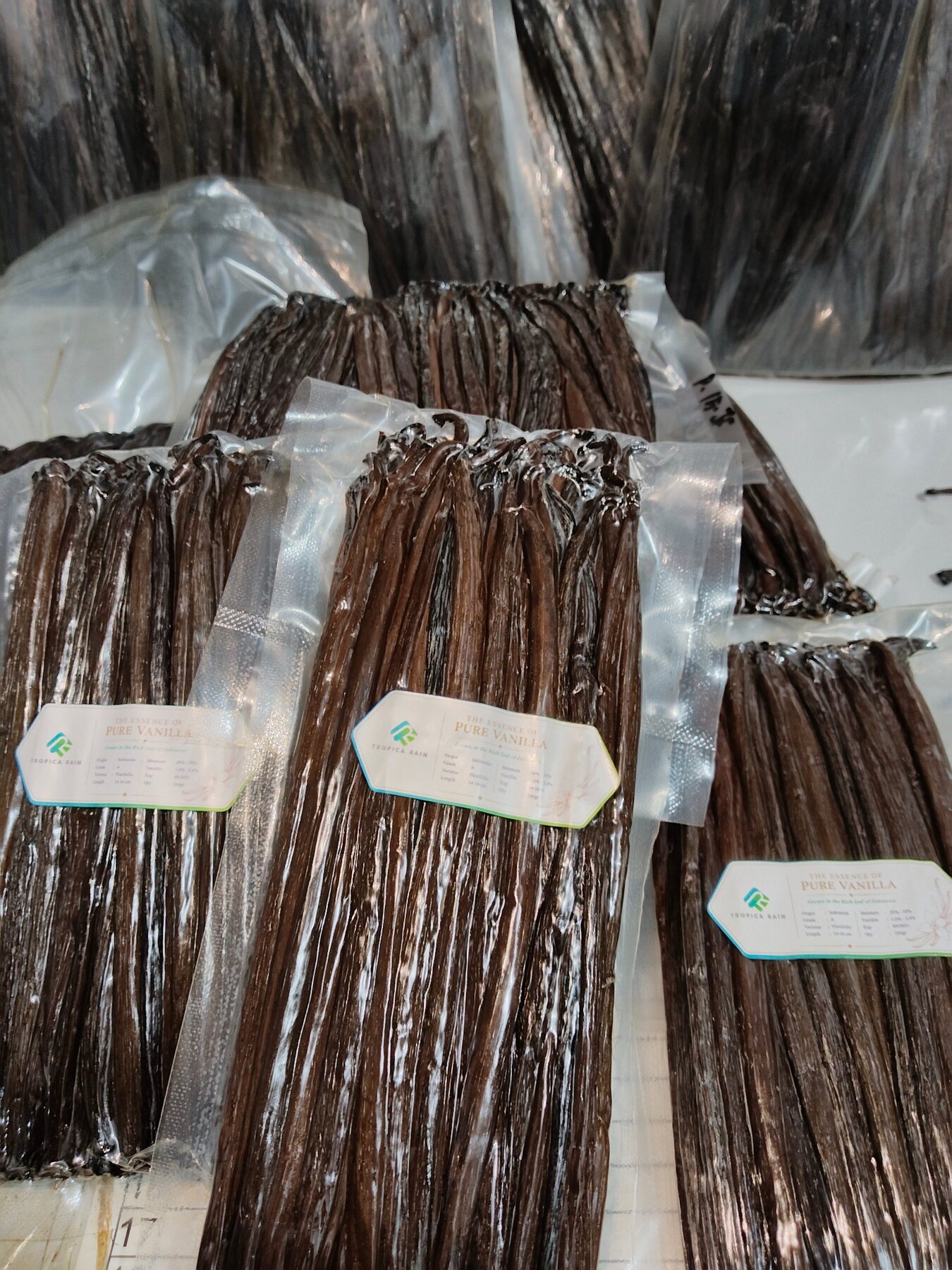 Vacuum packed vanilla beans